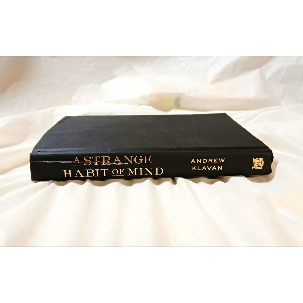 A Strange Habit of Mind by Andrew Klavan Hardcover Fiction Thriller Novel